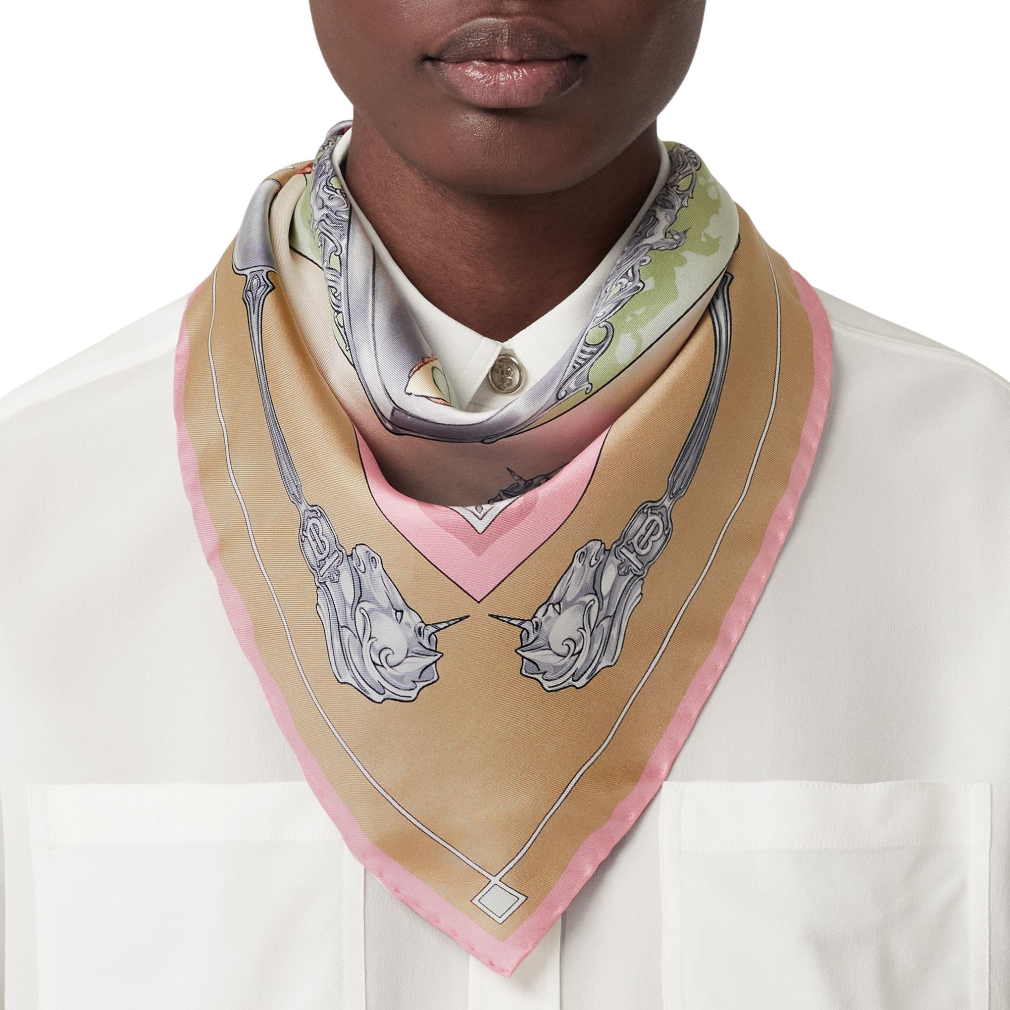실버웨어 프린트 실크 스퀘어 스카프