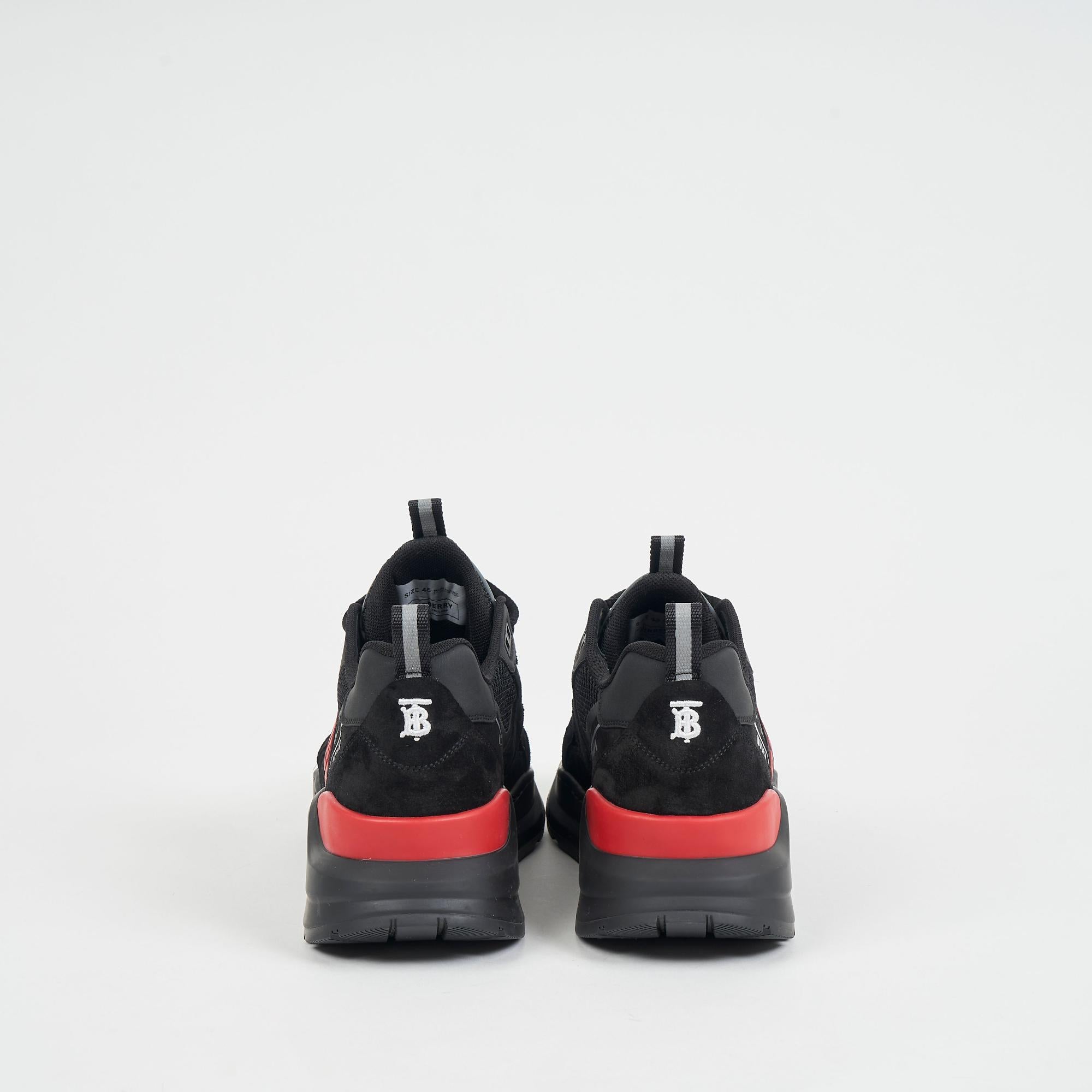 로고 프린트 스웨이드 메시 스니커즈