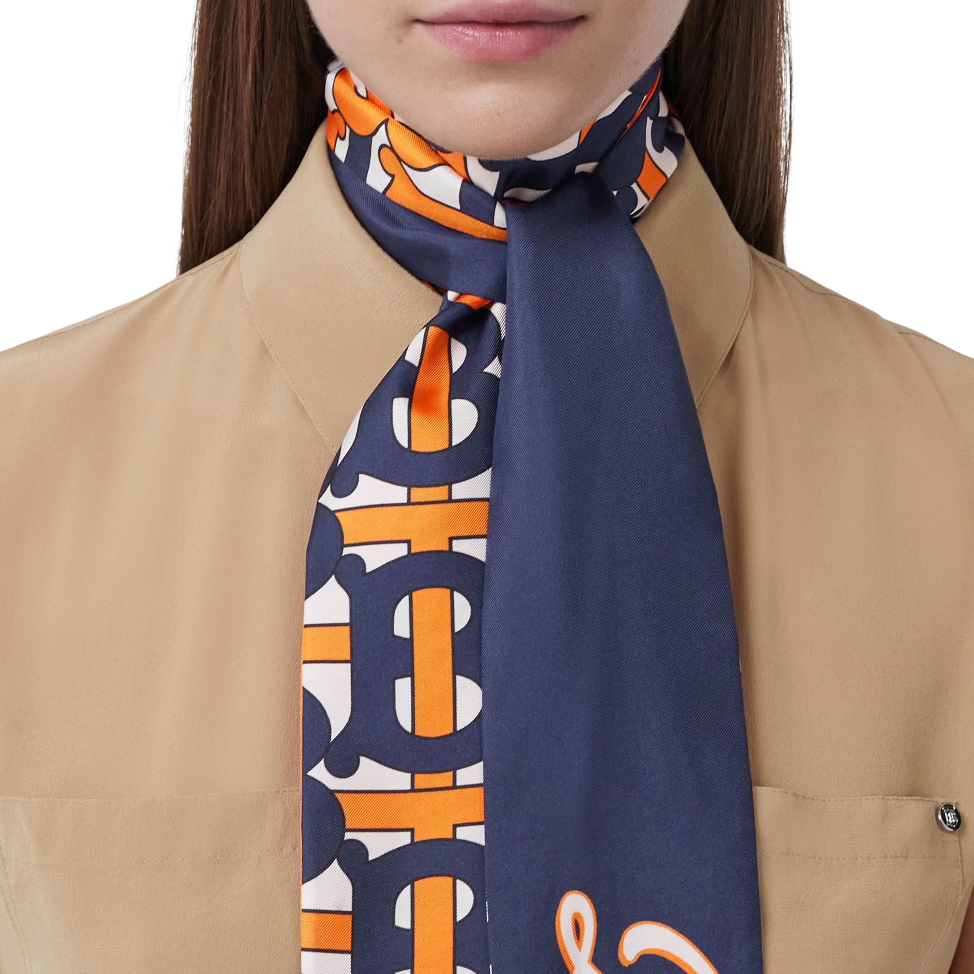 몽타주 프린트 실크 스키니 스카프