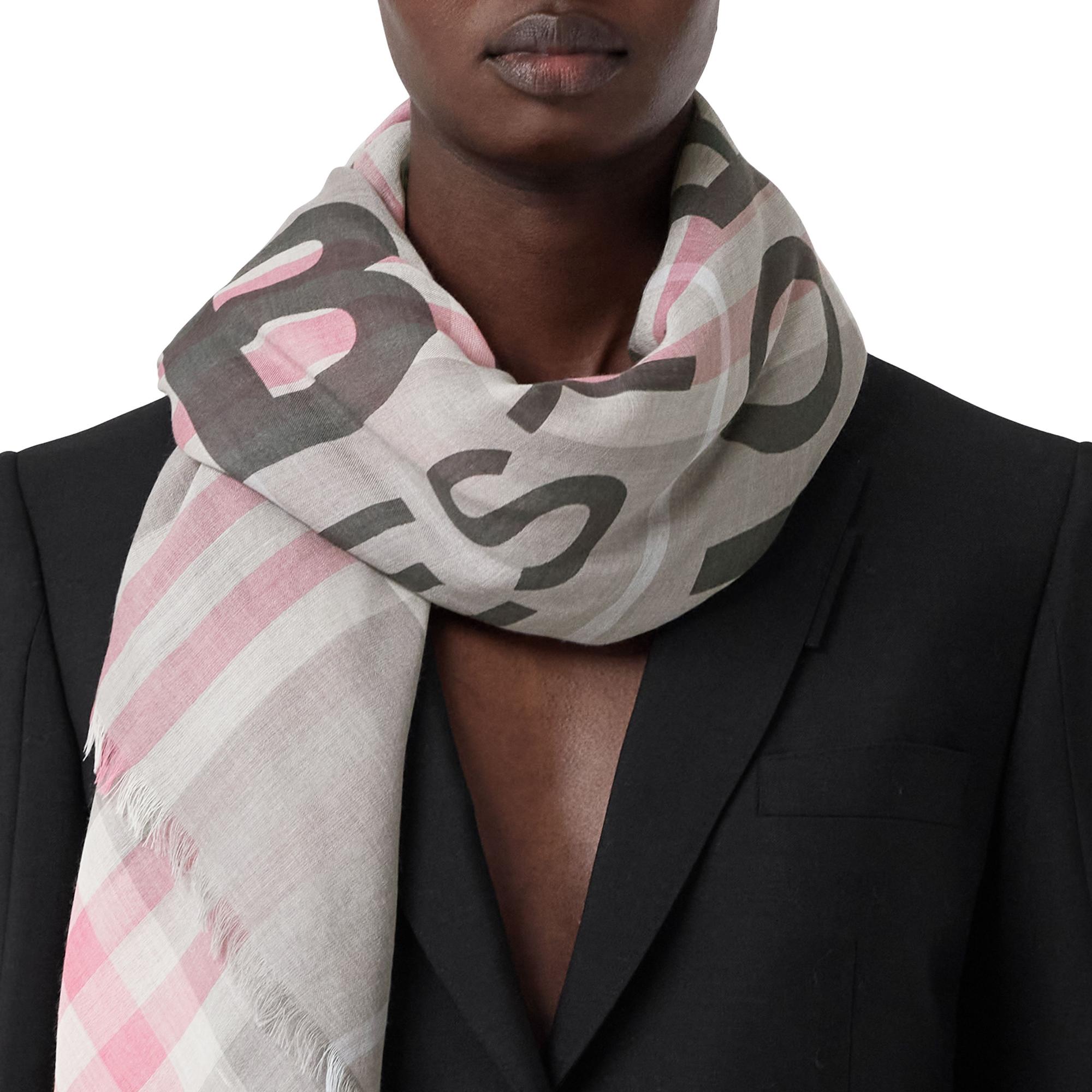 라지 호스페리 프린트 체크 울 실크 스퀘어 스카프