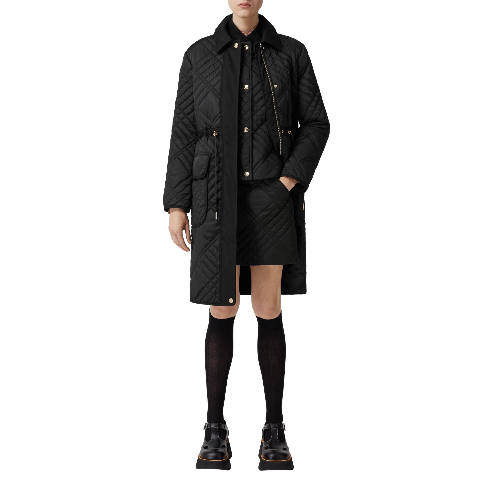 엠브로이더리 로고 퀼팅 코트