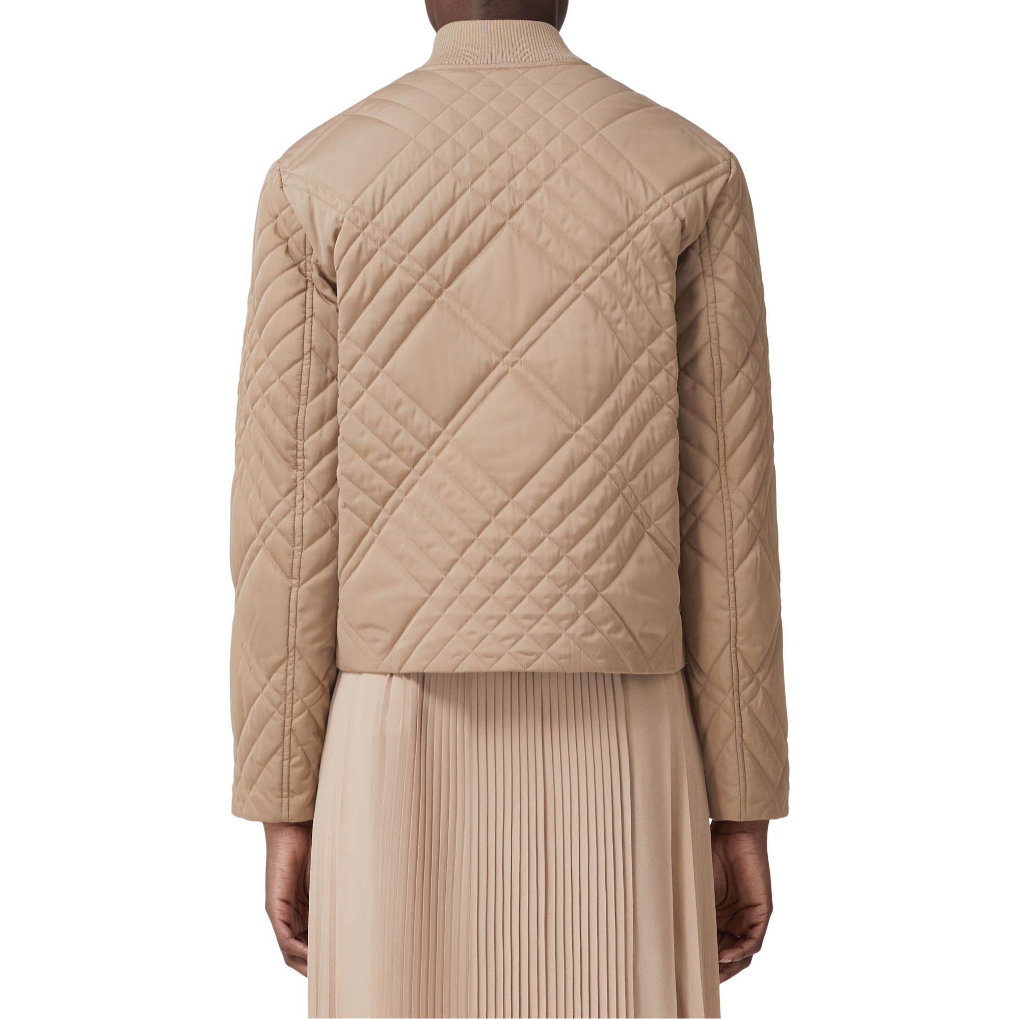 로고 디테일 라이트 퀼팅 재킷