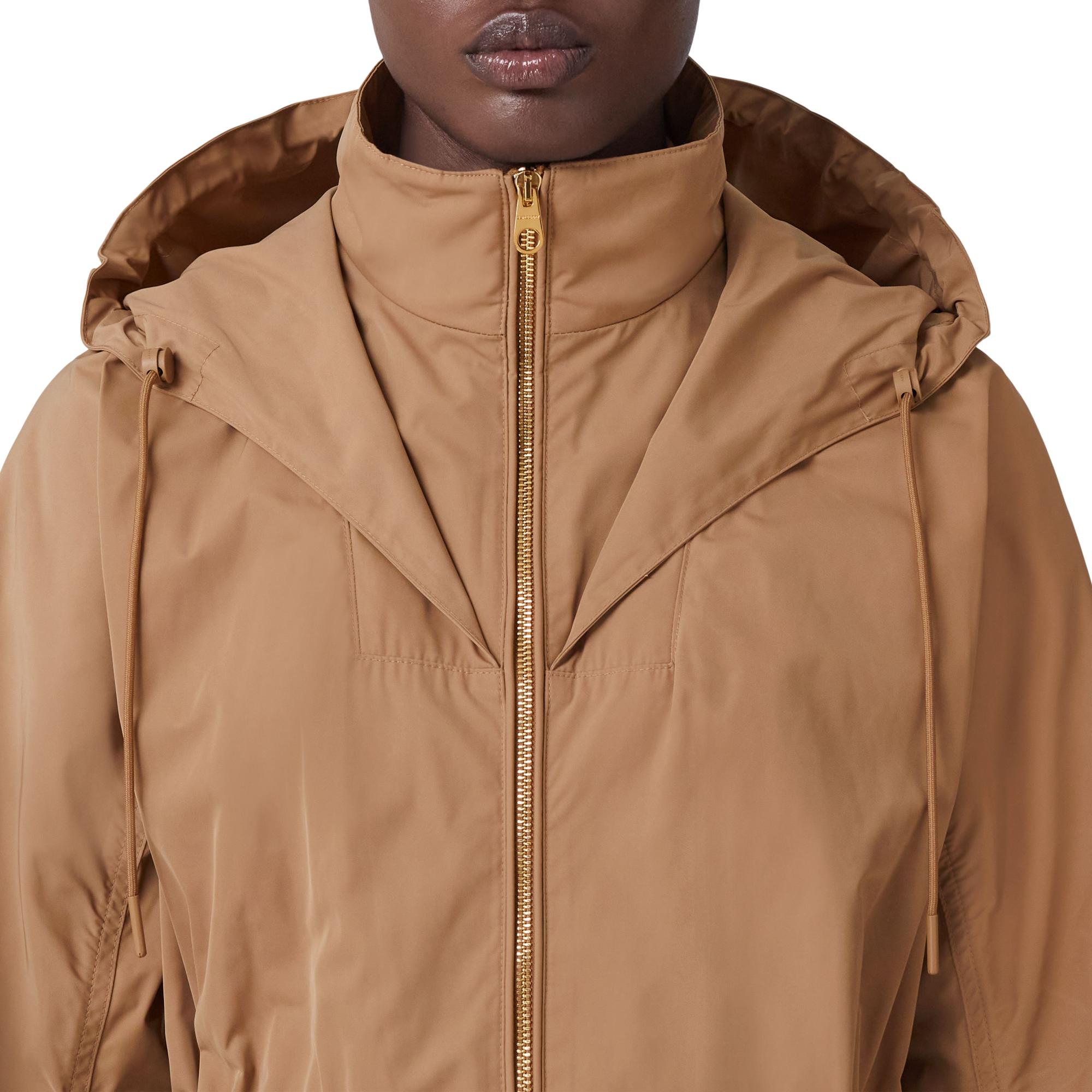 로고 디테일 후드 파카