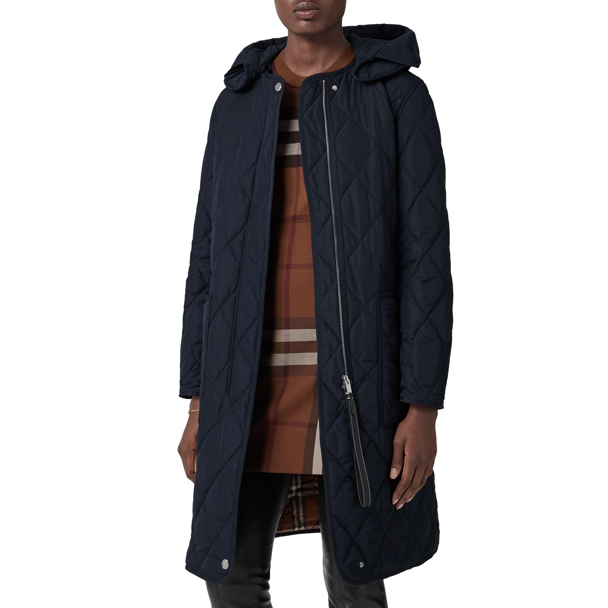 디태처블 후드 다이아몬드 퀼팅 코트