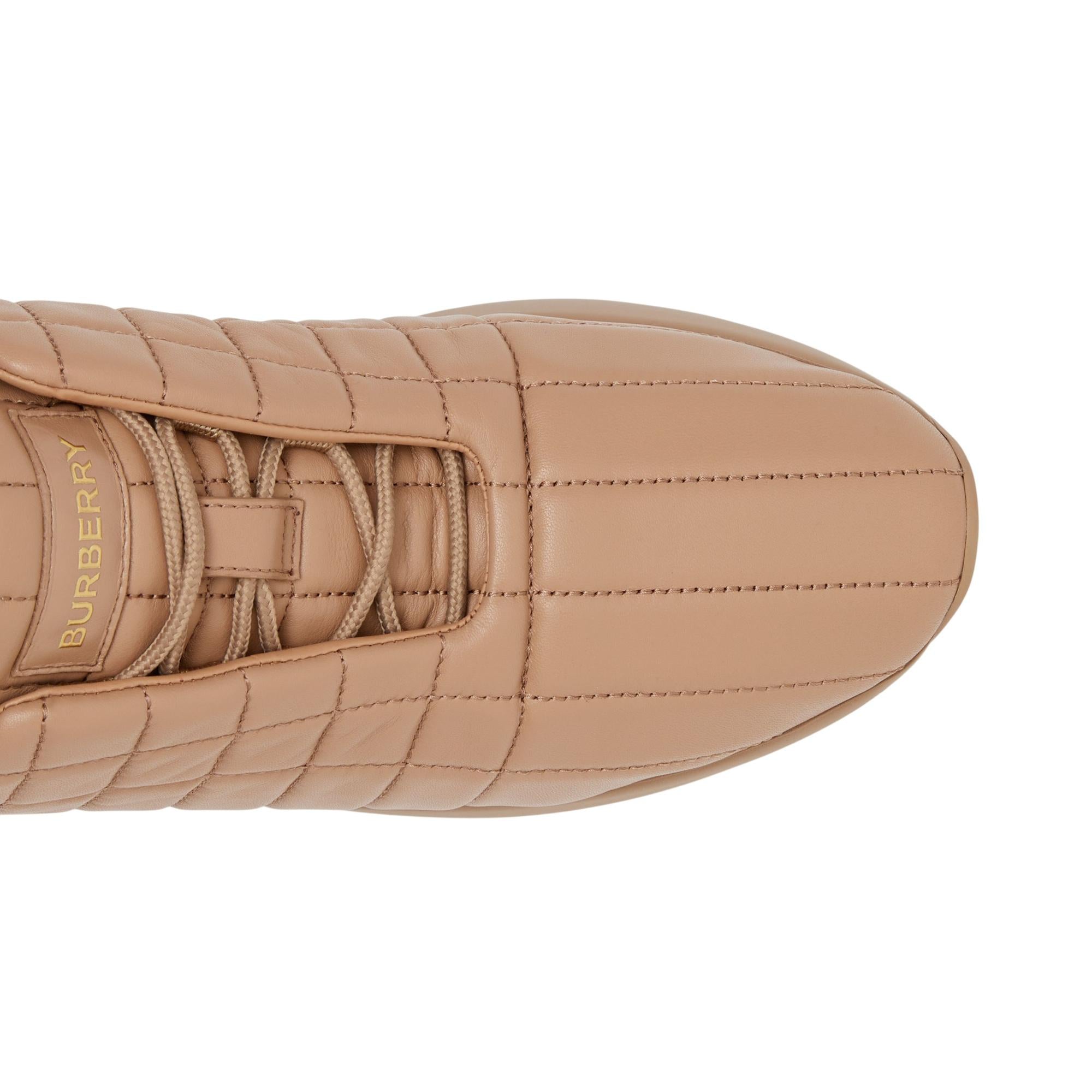 퀼팅 레더 클래식 스니커즈