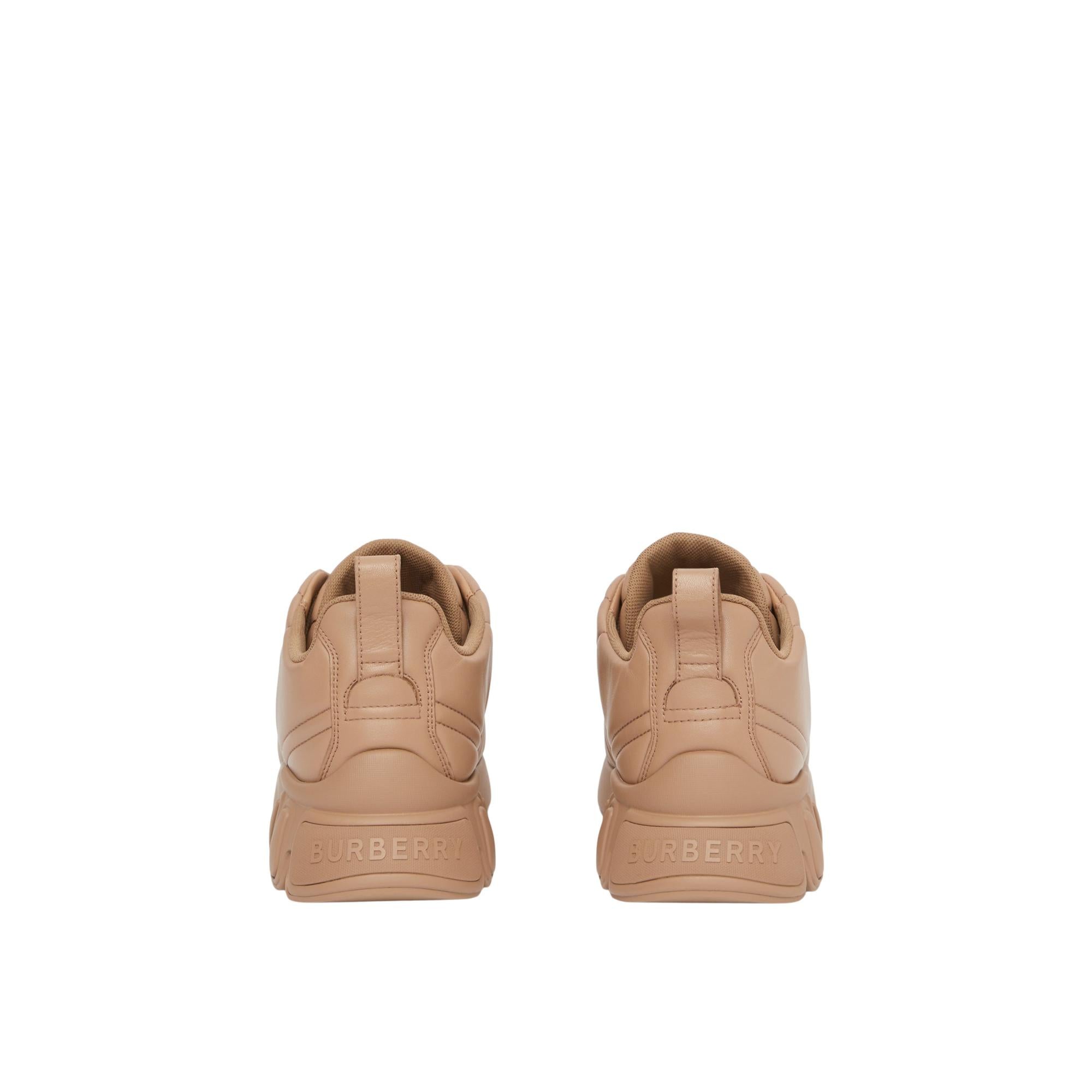 퀼팅 레더 클래식 스니커즈