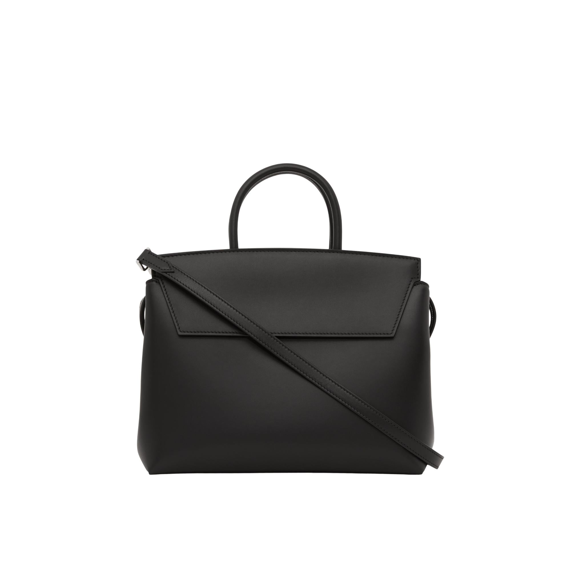 레더 미디엄 캐서린 백