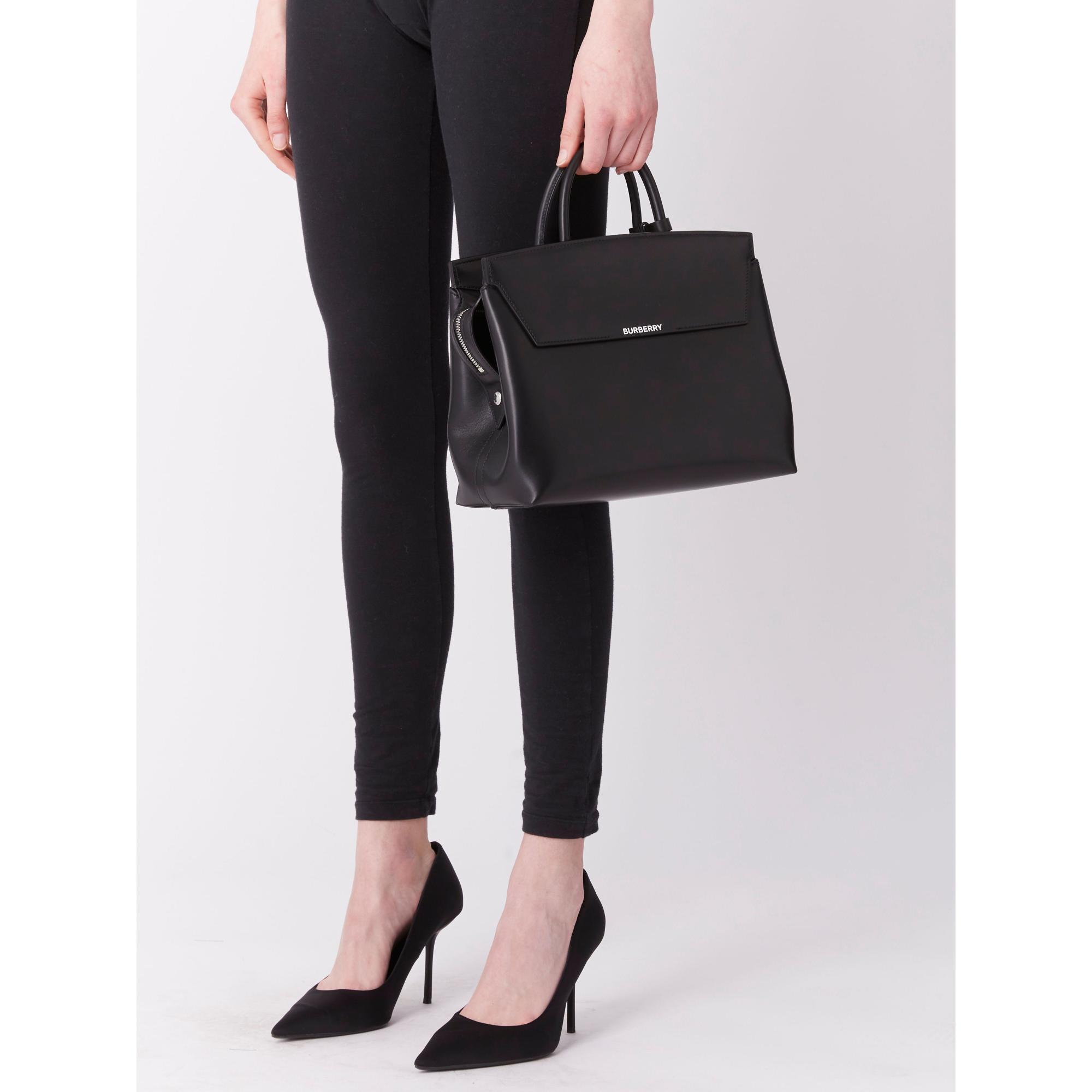 레더 미디엄 캐서린 백