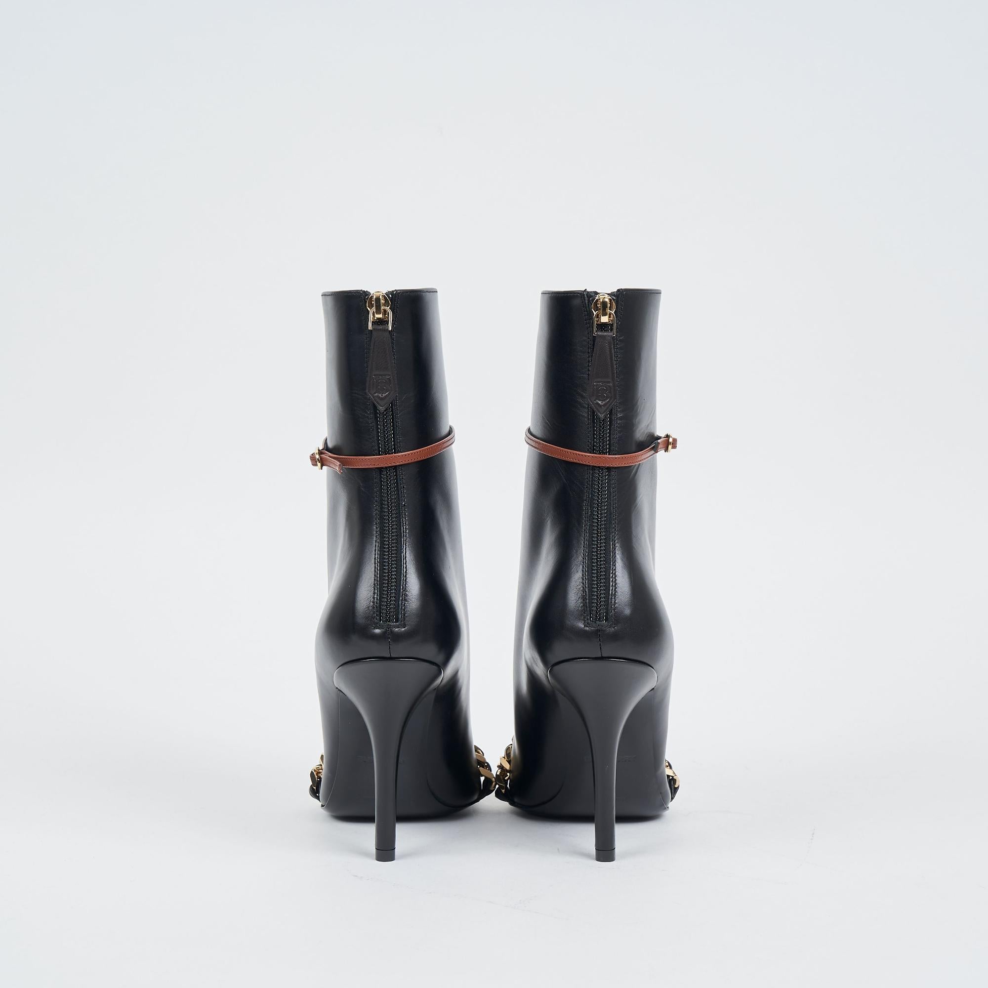 체인 트리밍 레더 포인트 토 부츠