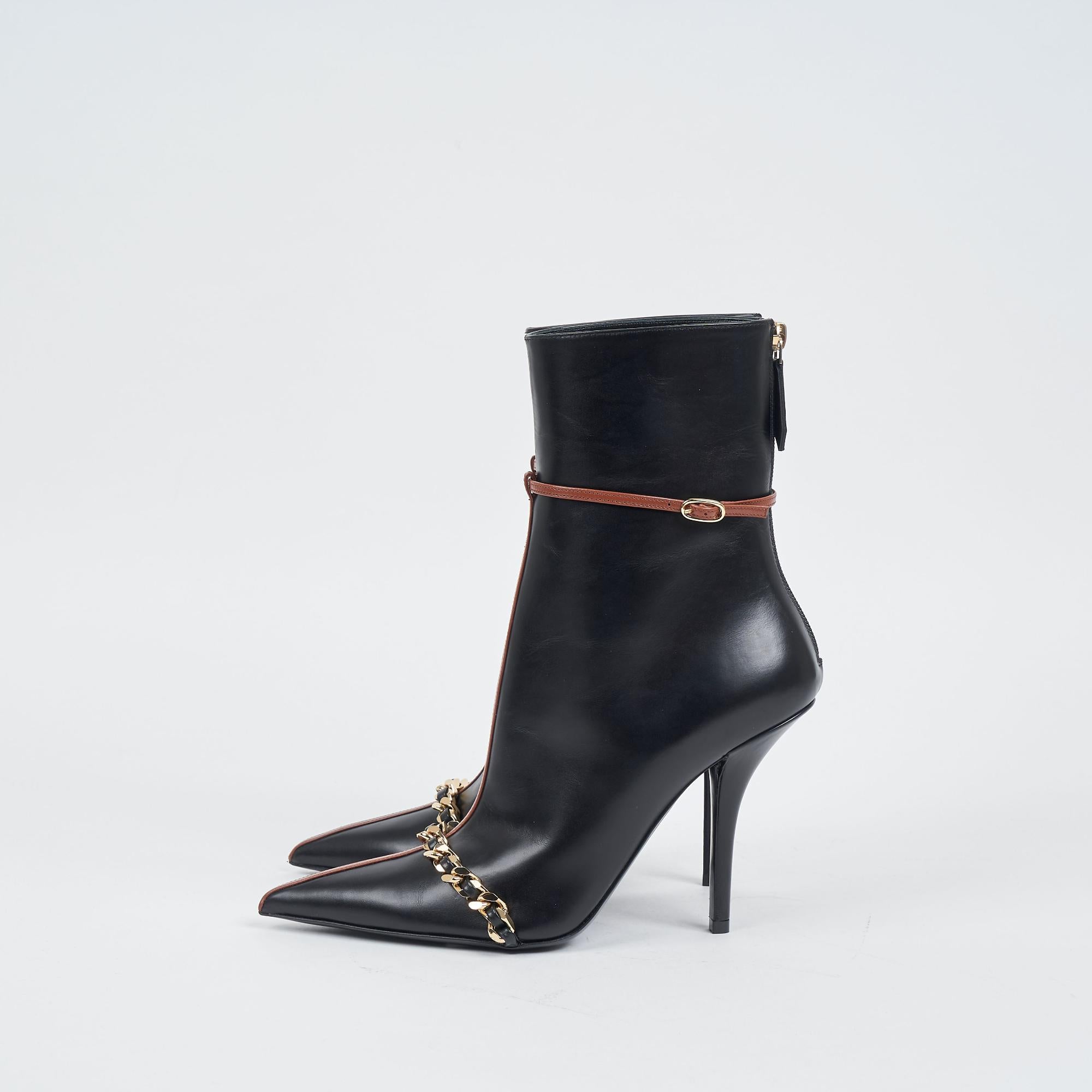 체인 트리밍 레더 포인트 토 부츠