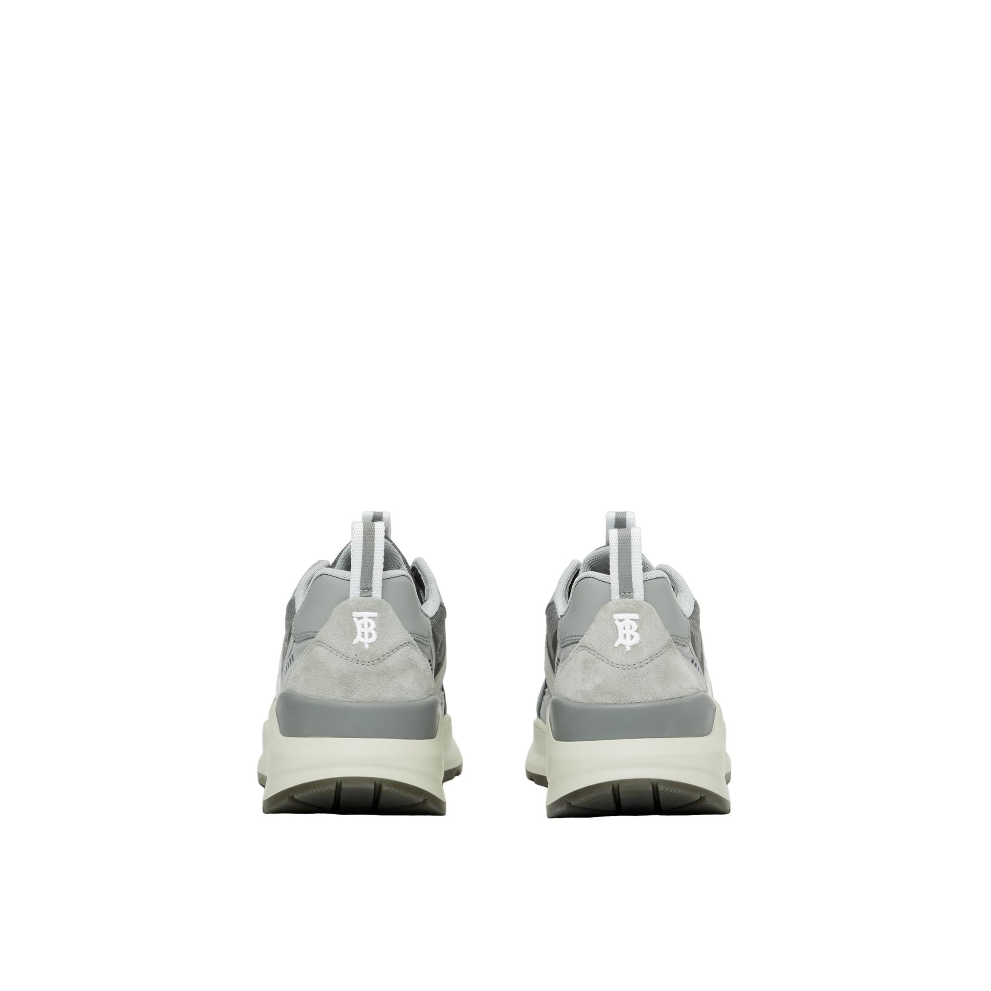 로고 프린트 레더 스웨이드 메시 스니커즈