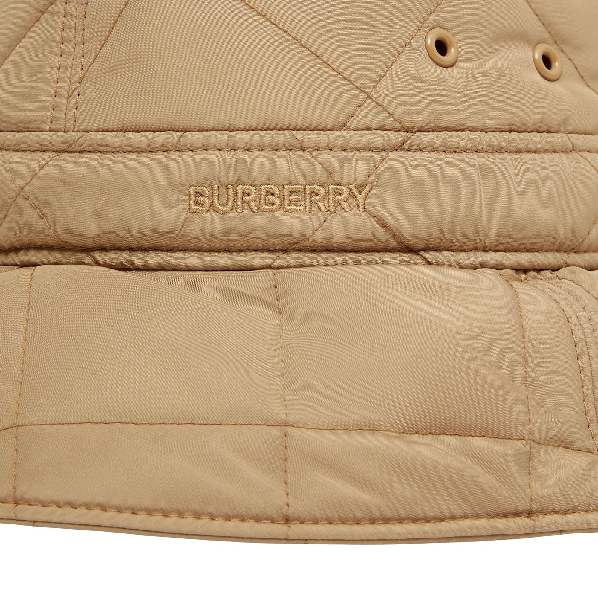 로고 디테일 퀼팅 버킷 햇