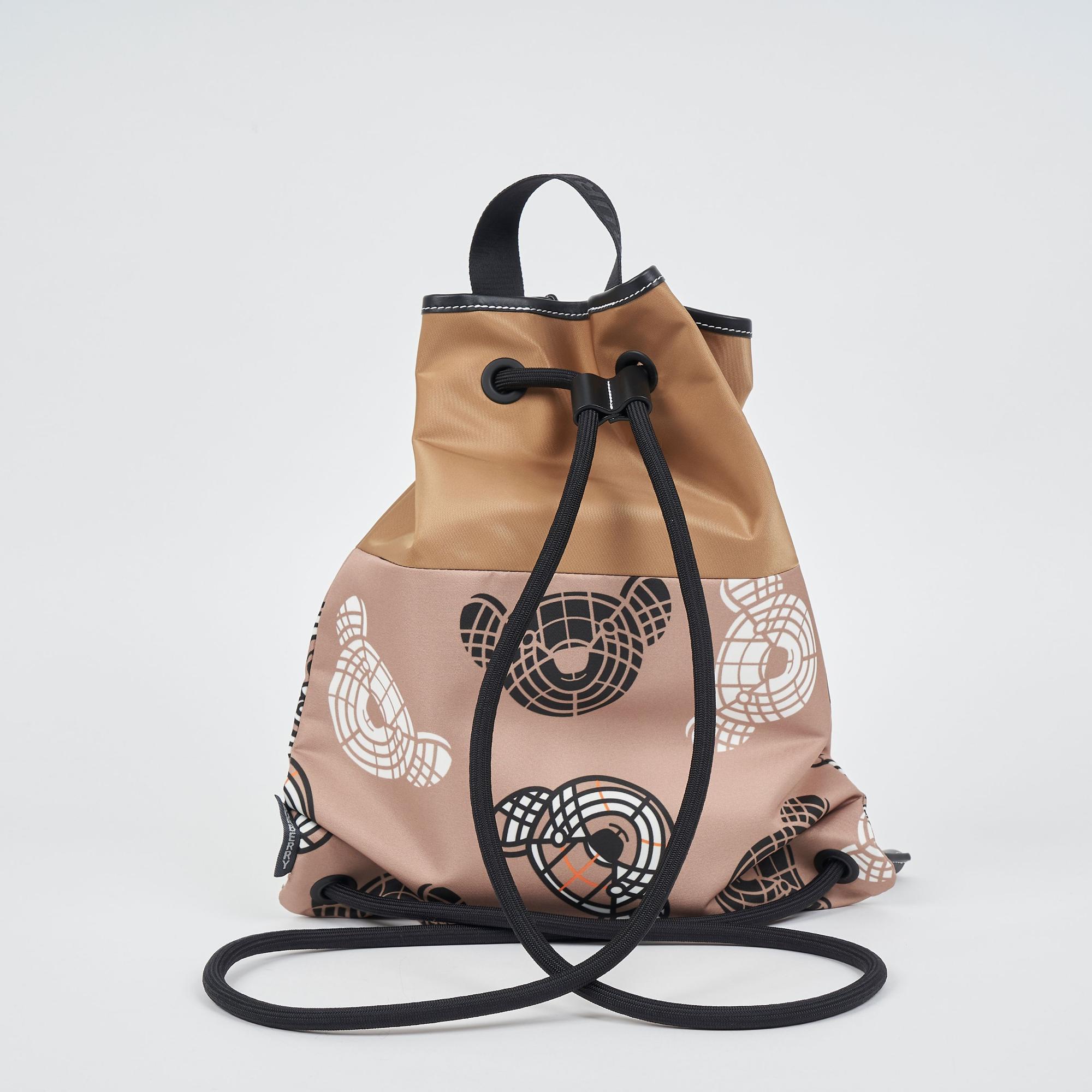 토마스 베어 프린트 나일론 드로스트링 백팩