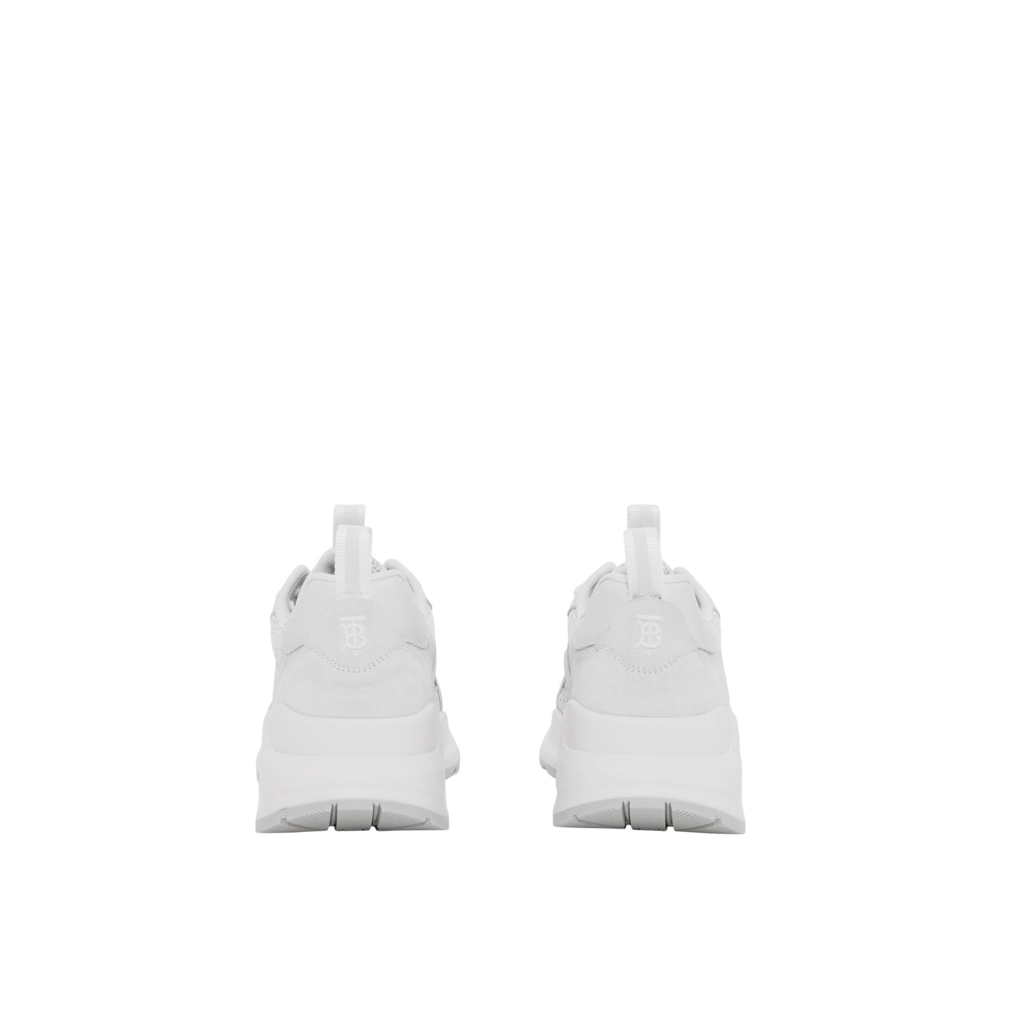 로고 엠보싱 레더 스웨이드 메시 스니커즈