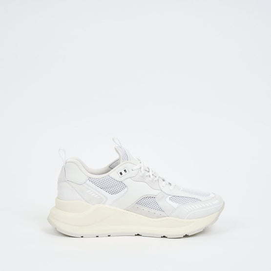 로고 엠보싱 레더 스웨이드 메시 스니커즈