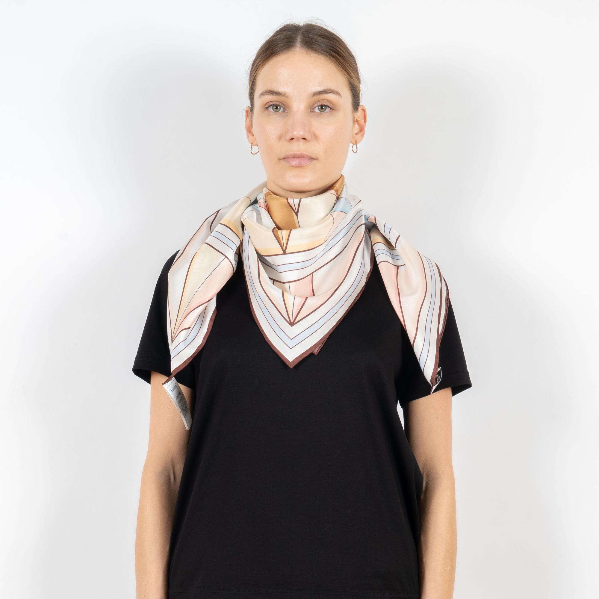 스타 프린트 실크 스퀘어 스카프