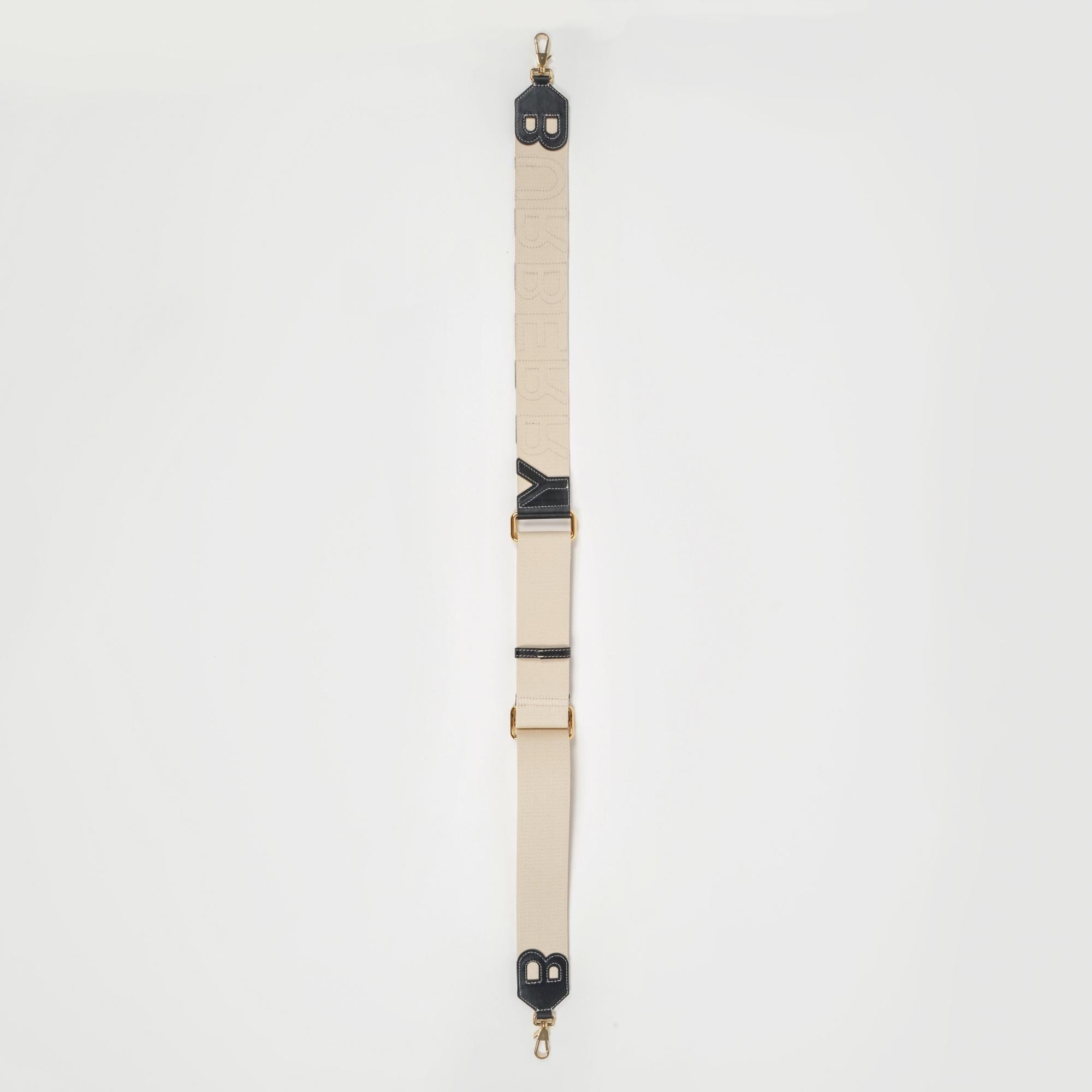 로고 디테일 레더 백 스트랩