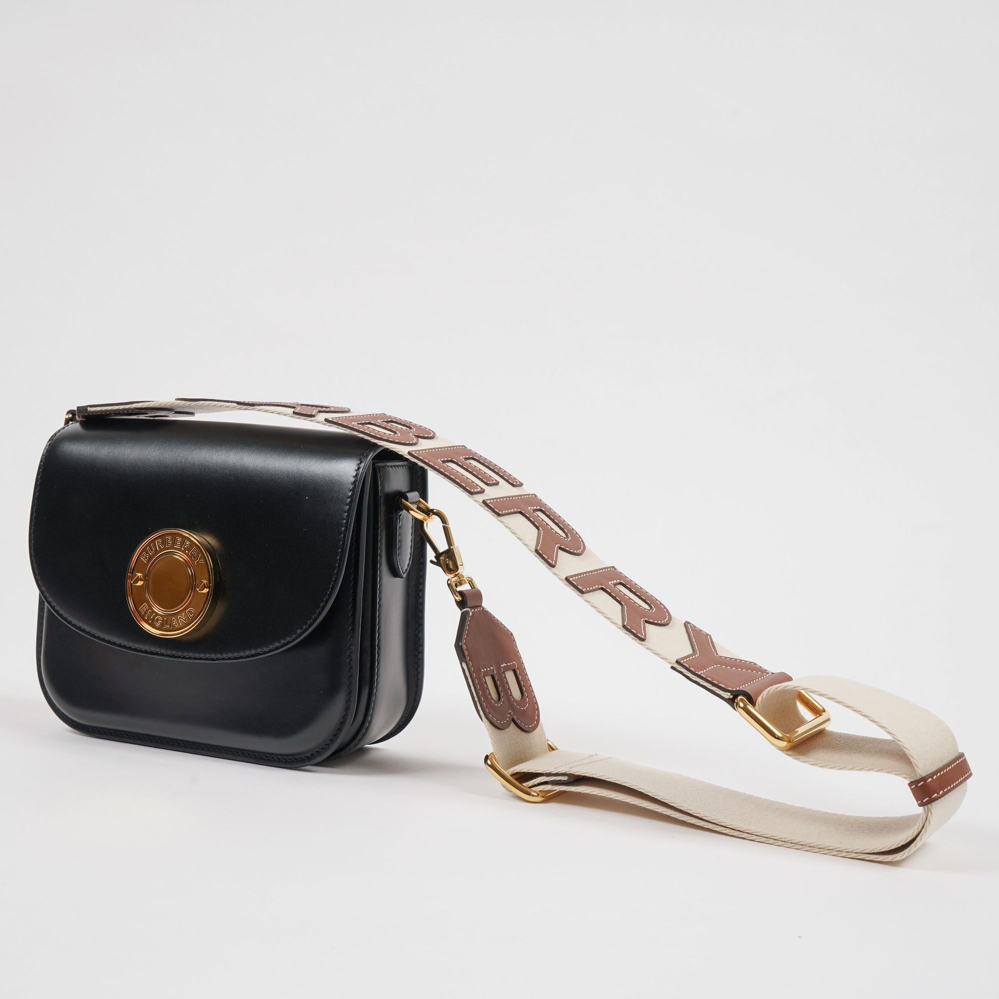 로고 디테일 레더 백 스트랩