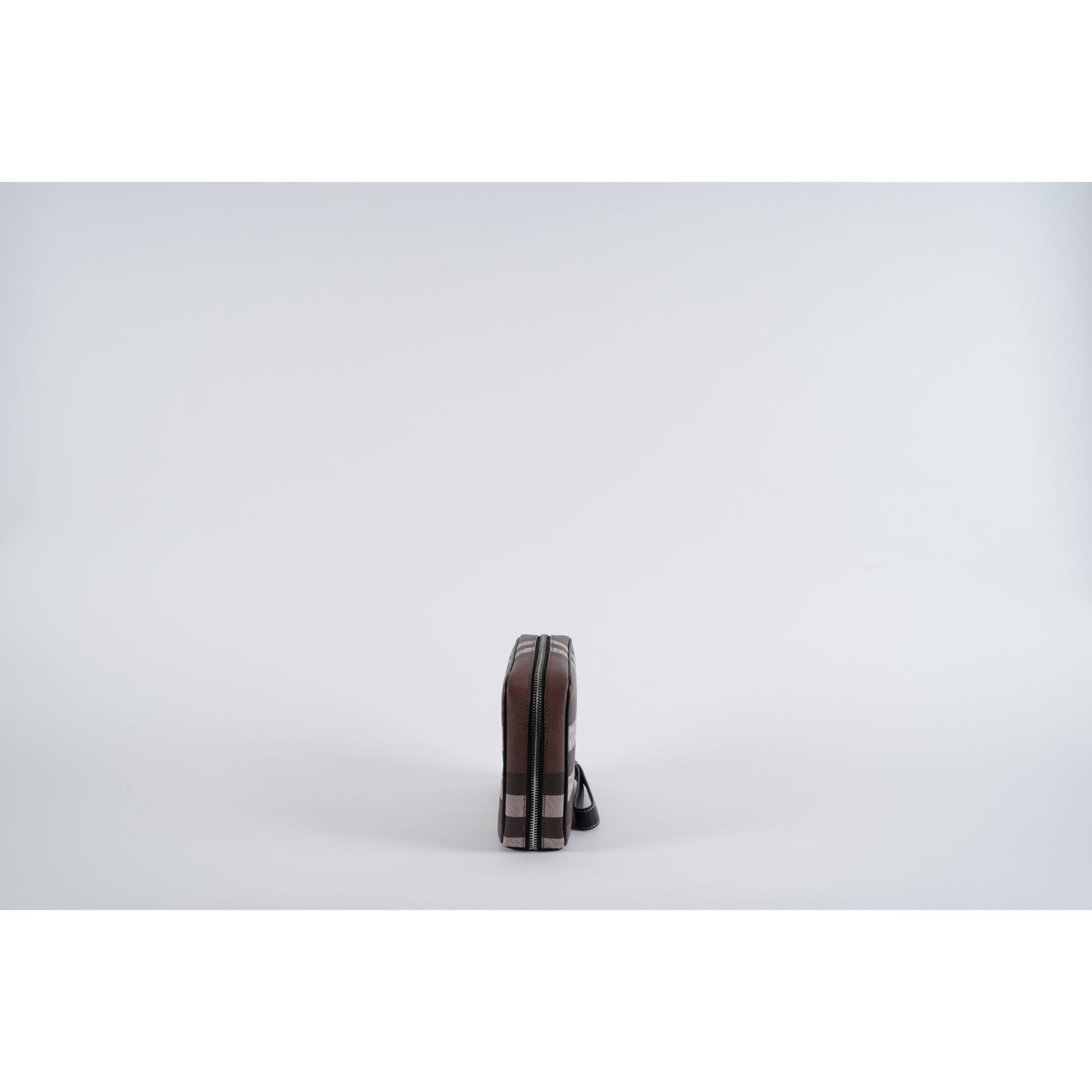 체크 레더 지퍼 파우치