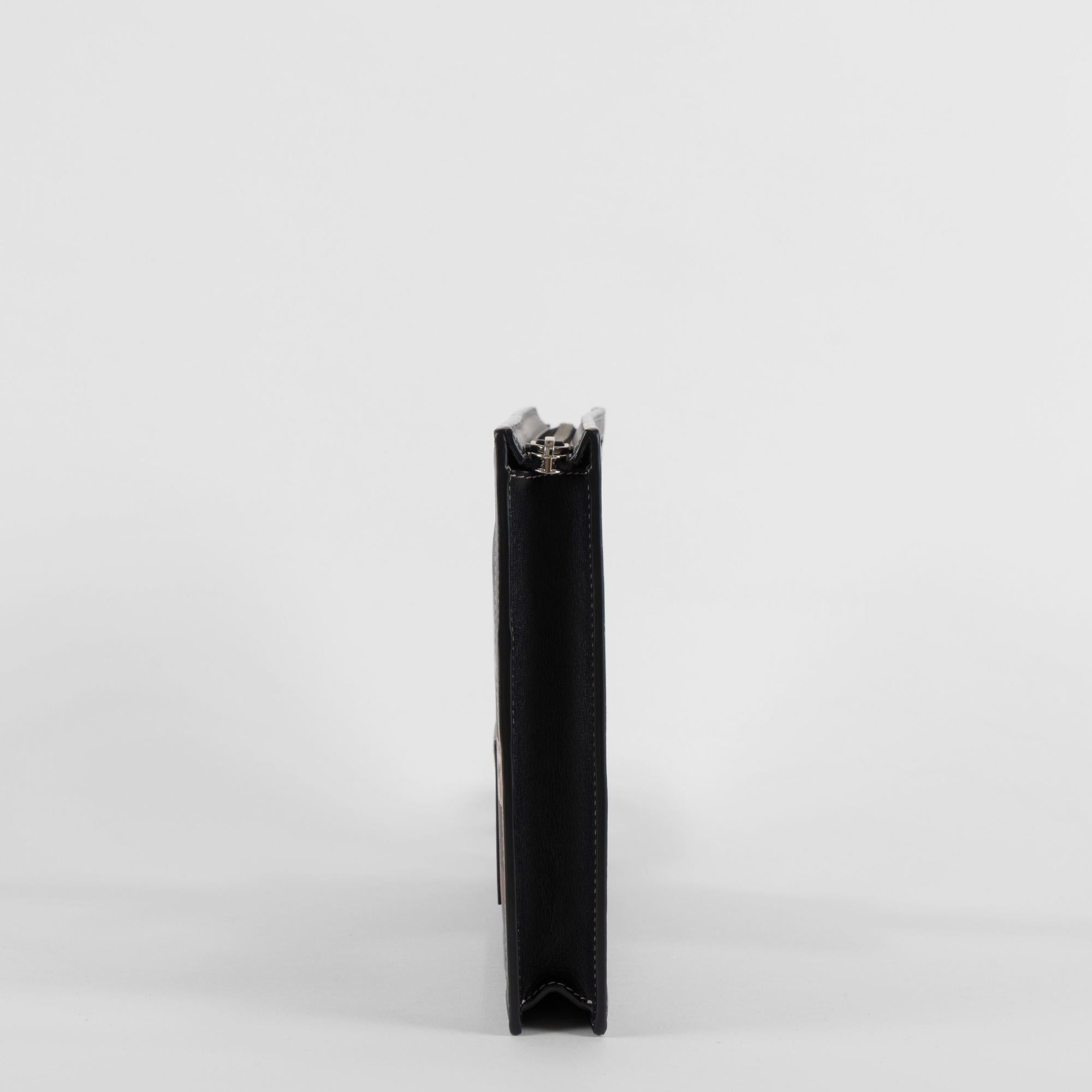 체크 레더 지퍼 파우치