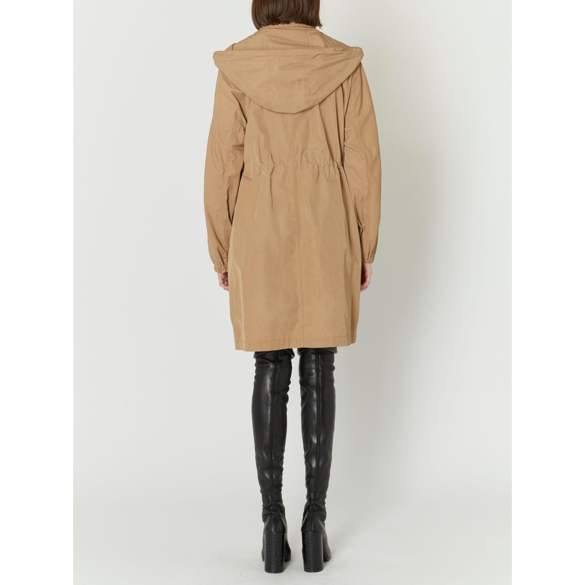 로고 디테일 후드 파카