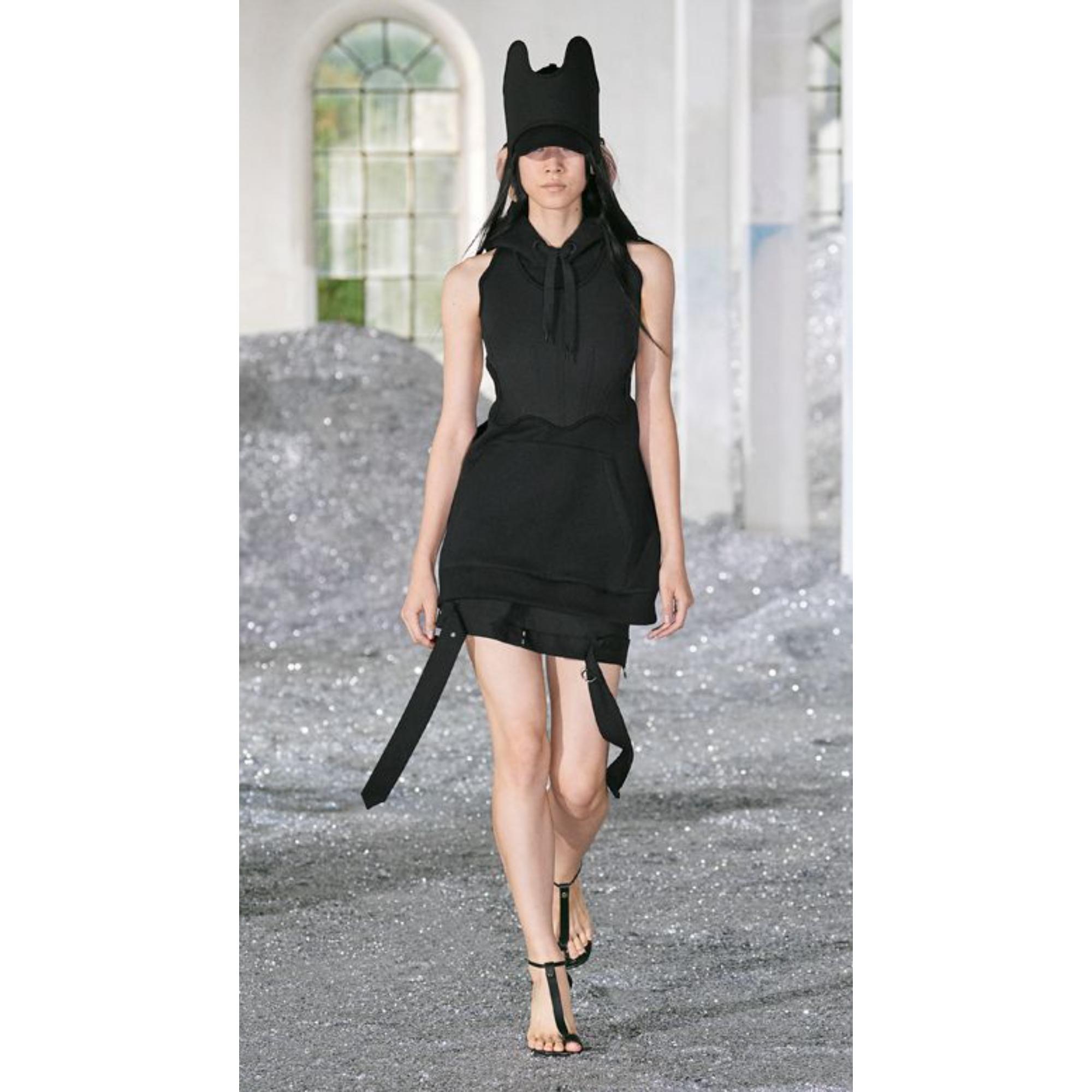 슬리브리스 로케이션 프린트 코튼 후디