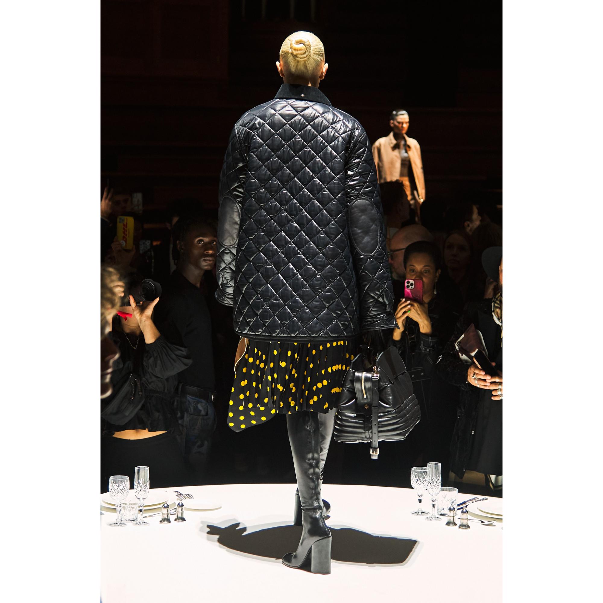 체크 실크 시폰 리본 블라우스