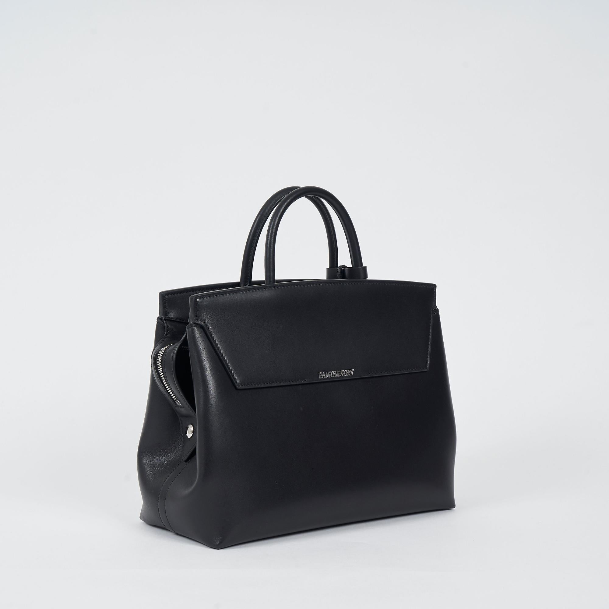 레더 미디엄 캐서린 백