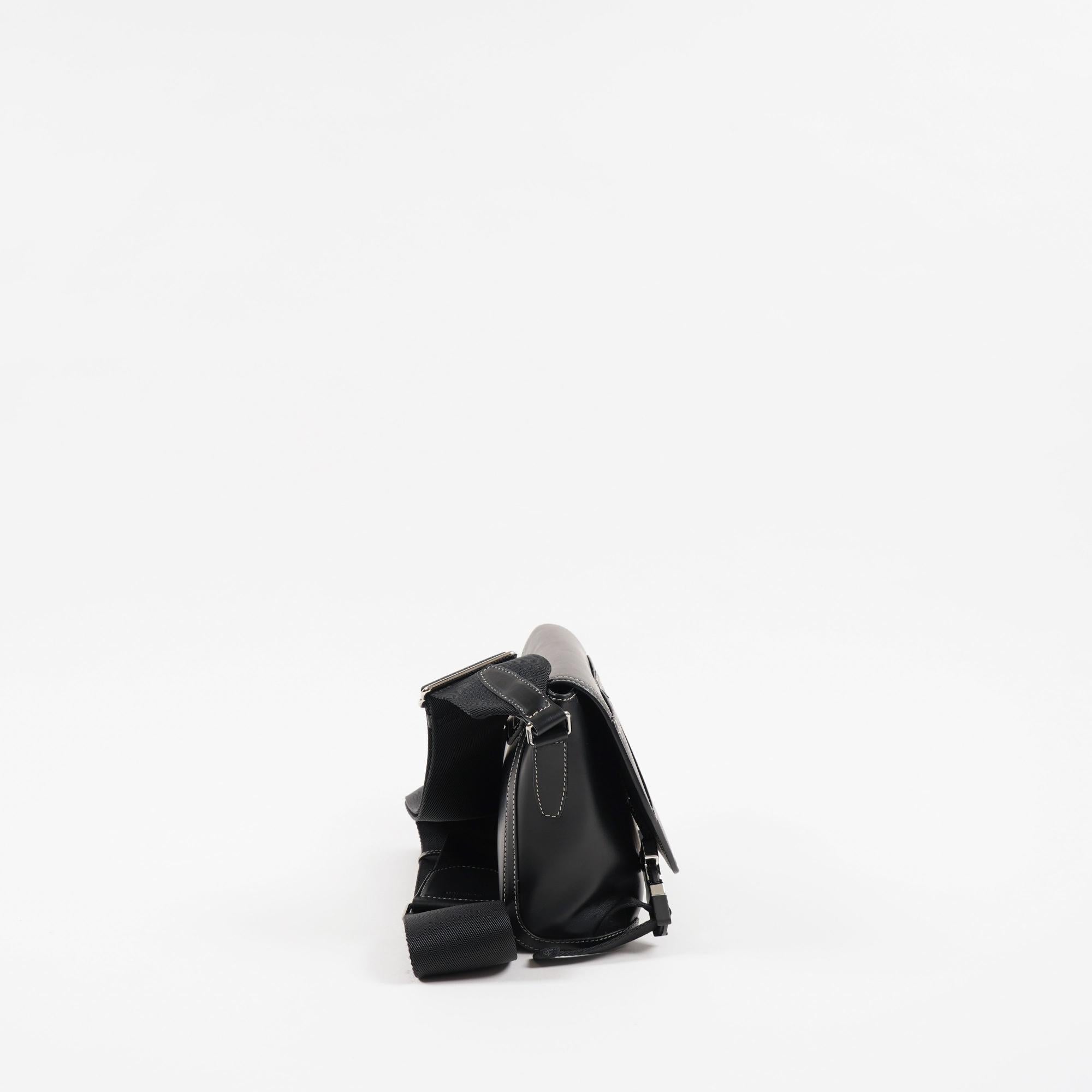 톱스티치 레더 스몰 메신저 백