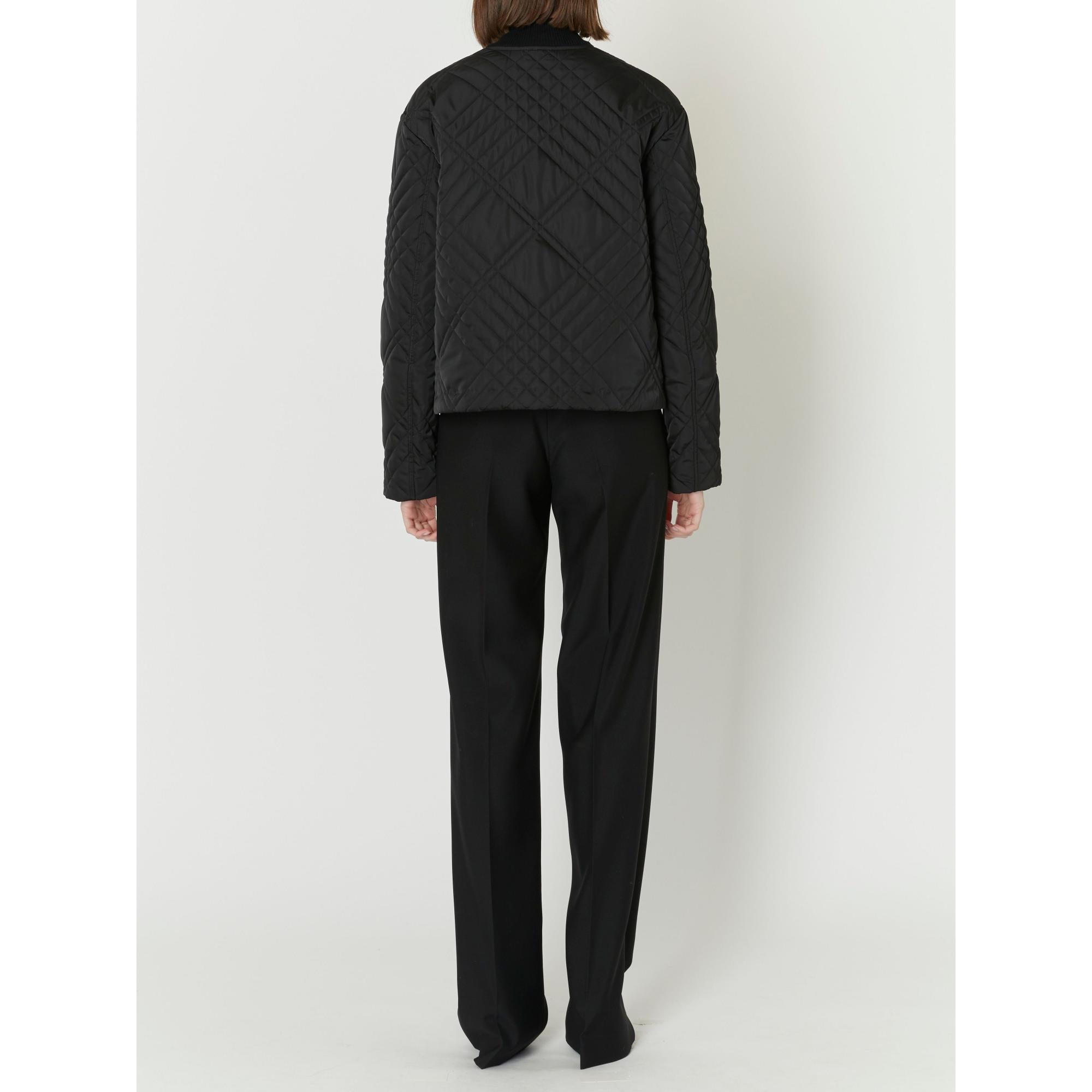 로고 디테일 라이트 퀼팅 재킷